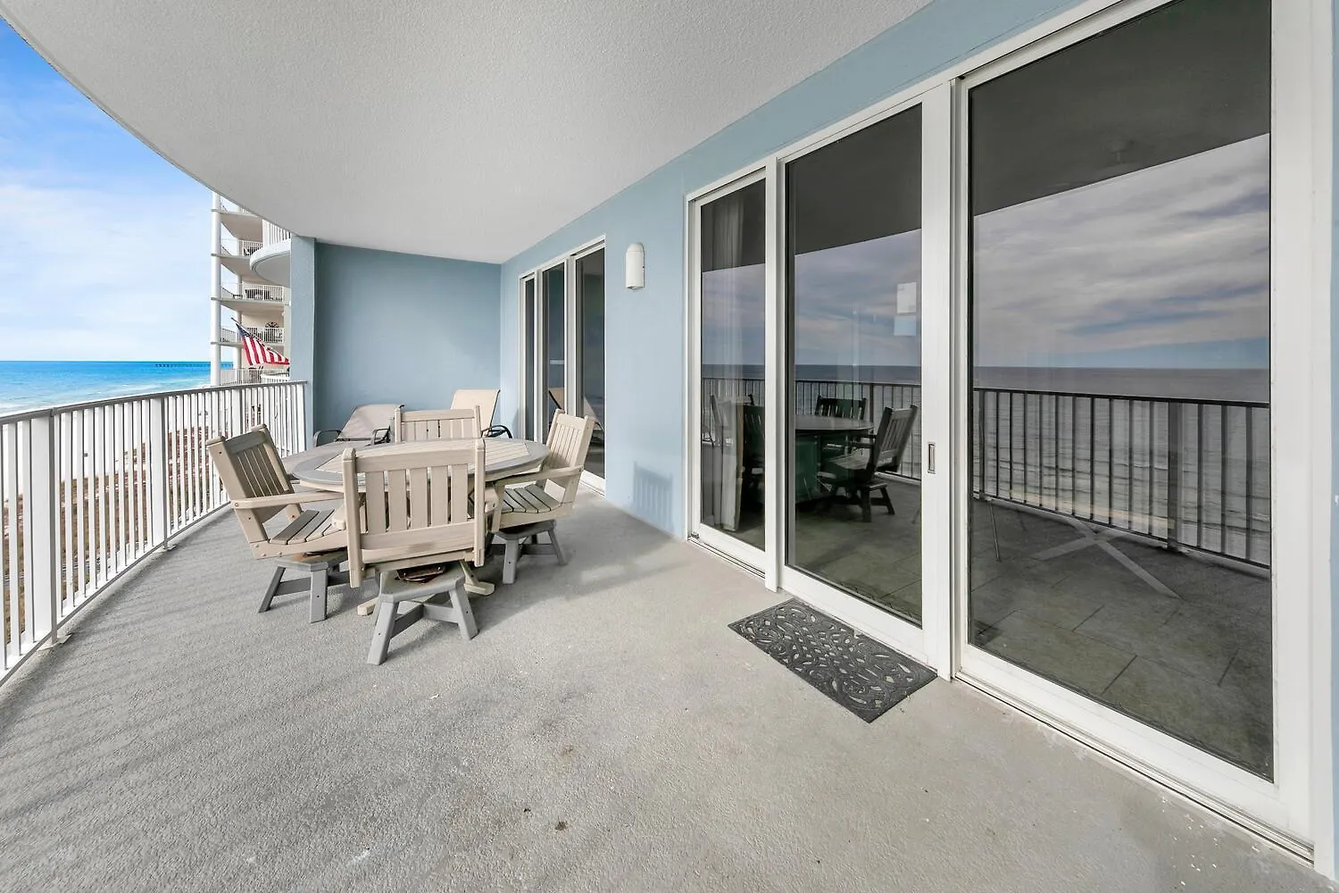 Twin Palms 804